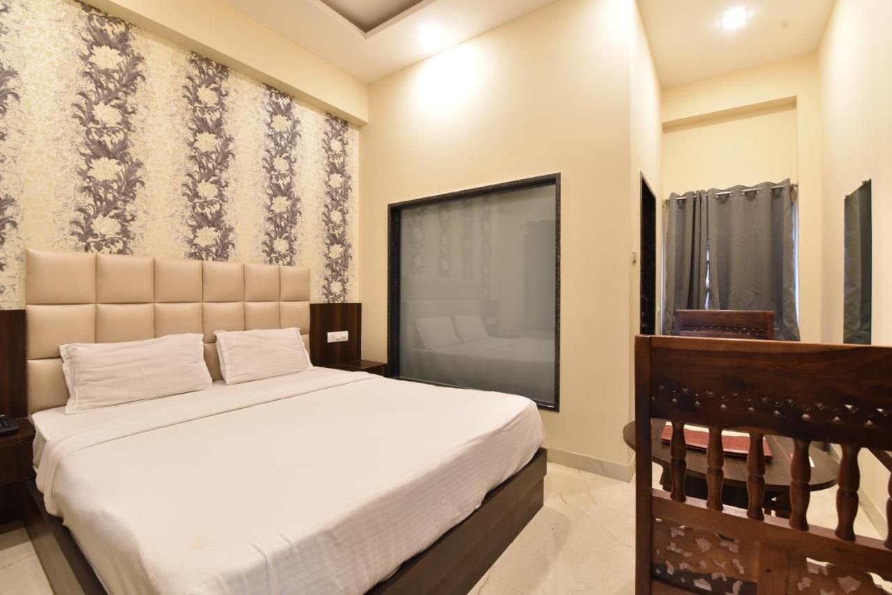 Hotel Dosa Plaza Udaipur Bagian luar foto