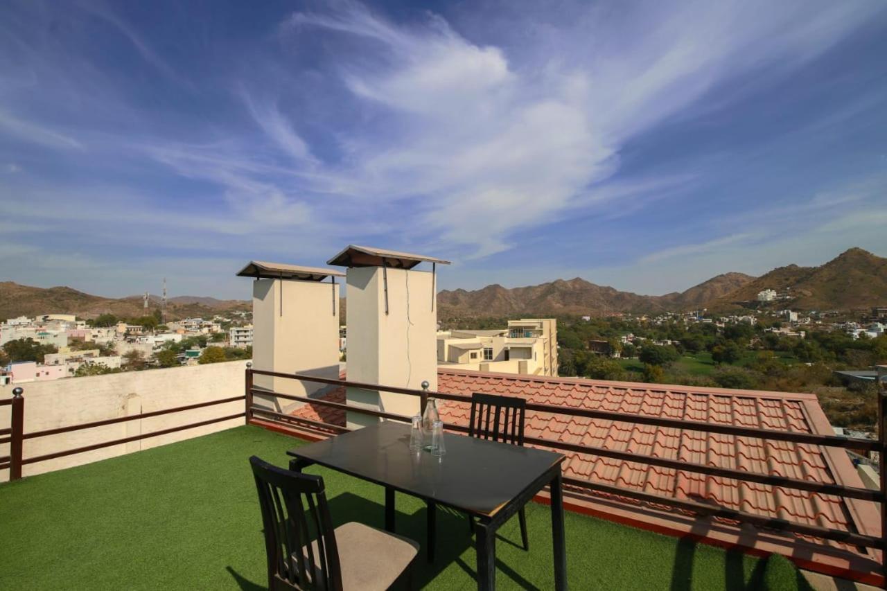 Hotel Dosa Plaza Udaipur Bagian luar foto