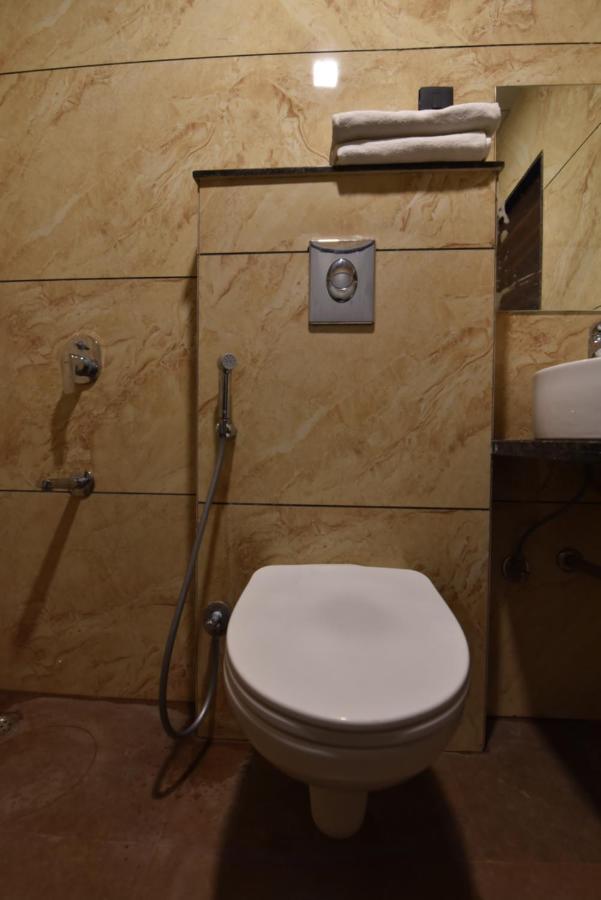 Hotel Dosa Plaza Udaipur Bagian luar foto