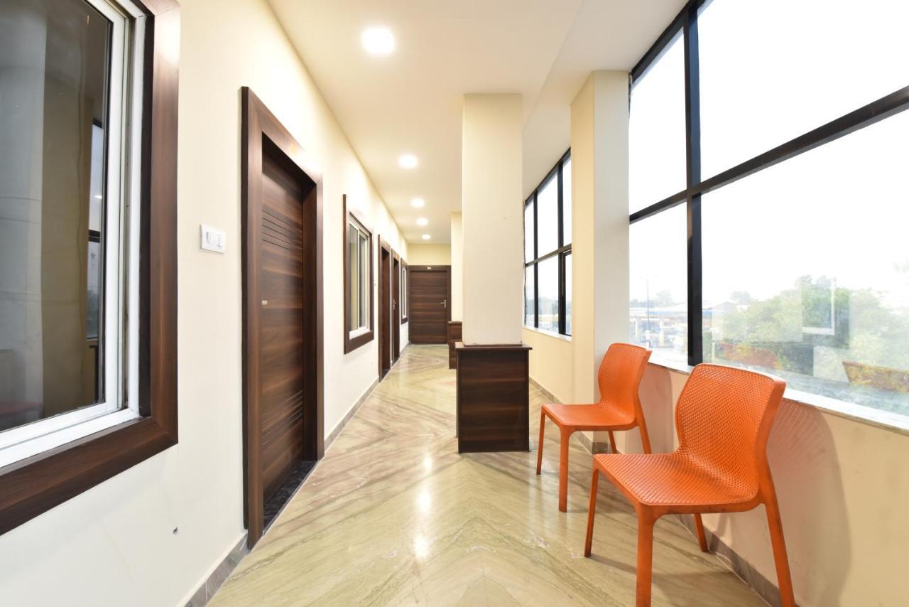 Hotel Dosa Plaza Udaipur Bagian luar foto