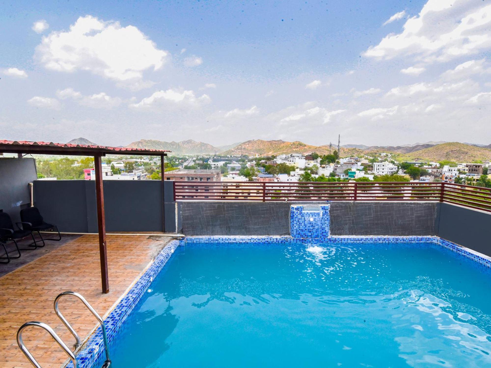 Hotel Dosa Plaza Udaipur Bagian luar foto