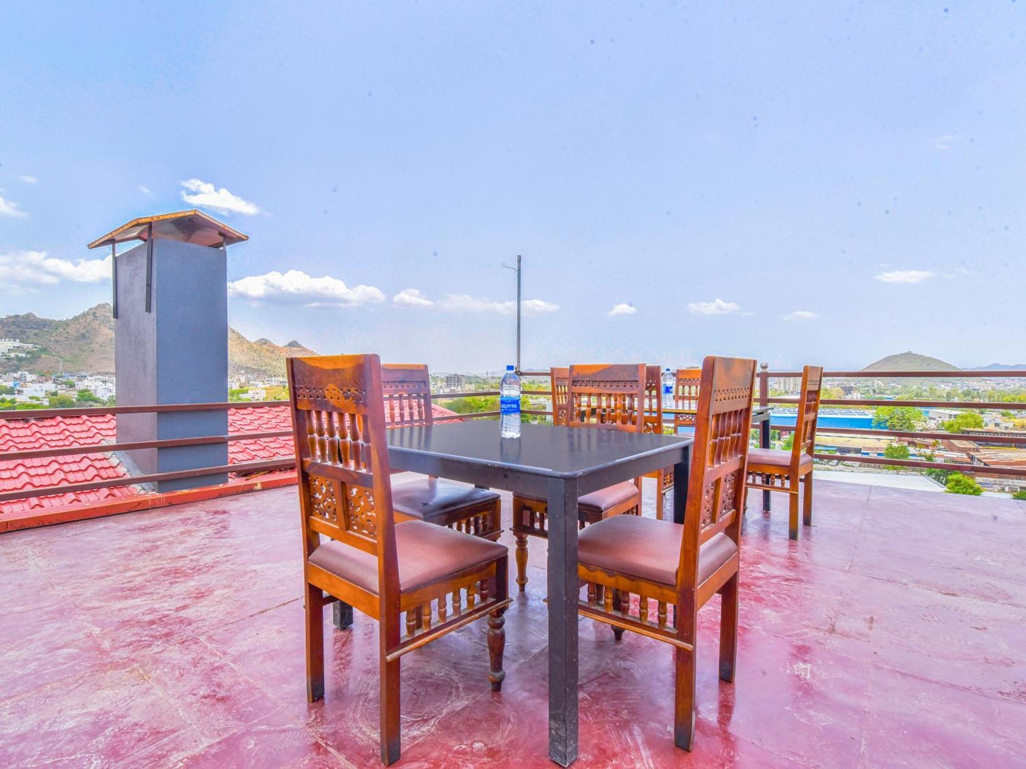 Hotel Dosa Plaza Udaipur Bagian luar foto