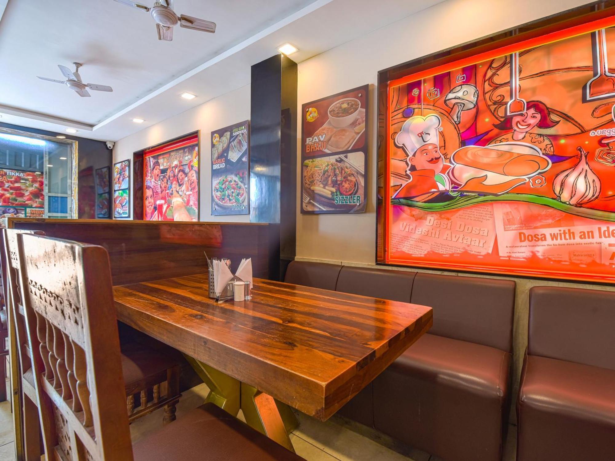 Hotel Dosa Plaza Udaipur Bagian luar foto