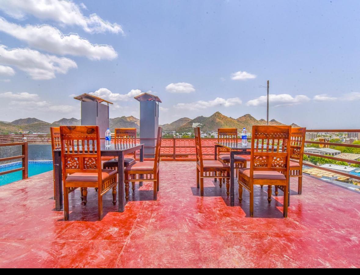 Hotel Dosa Plaza Udaipur Bagian luar foto