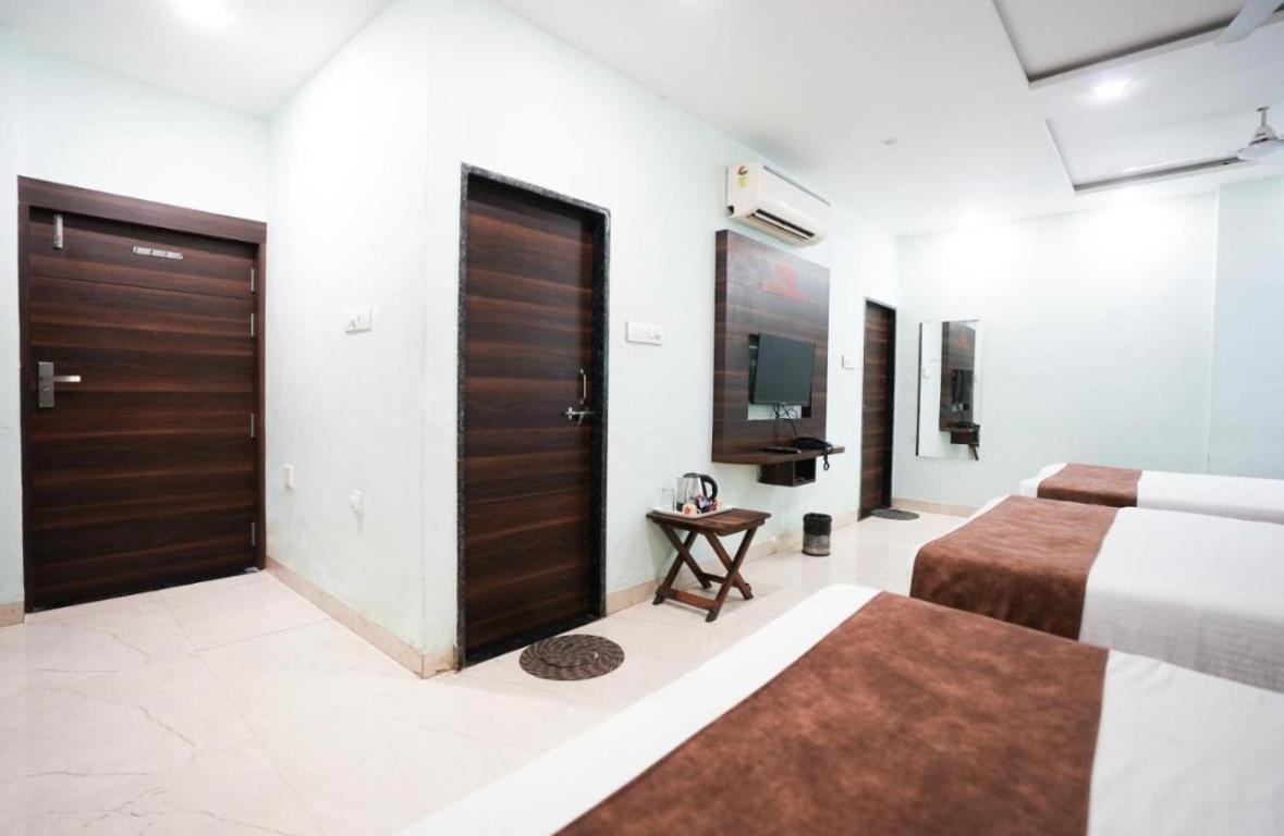 Hotel Dosa Plaza Udaipur Bagian luar foto